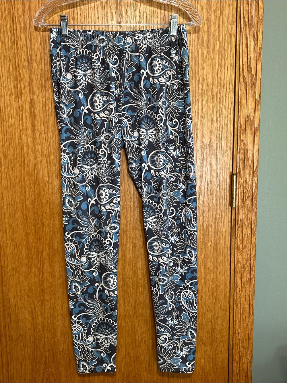 NorthStyle Blue Floral Flourish Leggings Size Medium Soft Brushed Knit Stretch